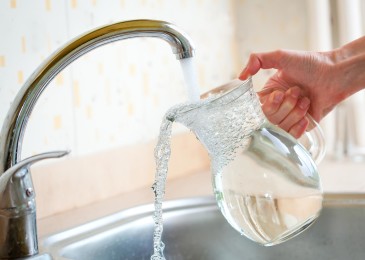 Tvrdost vody: jak zjistit a jak se měří, tabulka norem kvality pitné vody