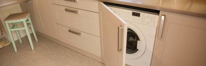 Pračka v kuchyni: klady a zápory, možnosti instalace