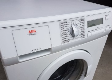 Co znamená chyba E10 v pračce AEG?