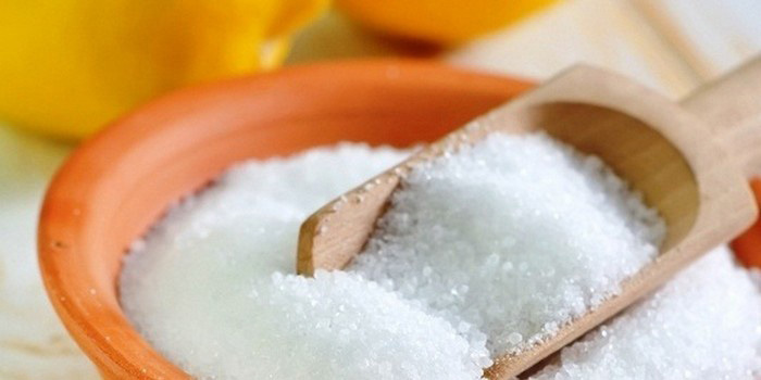 Jak čistit pračku kyselinou citronovou