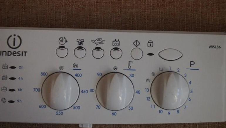 Ovládací panel pračky Indesit