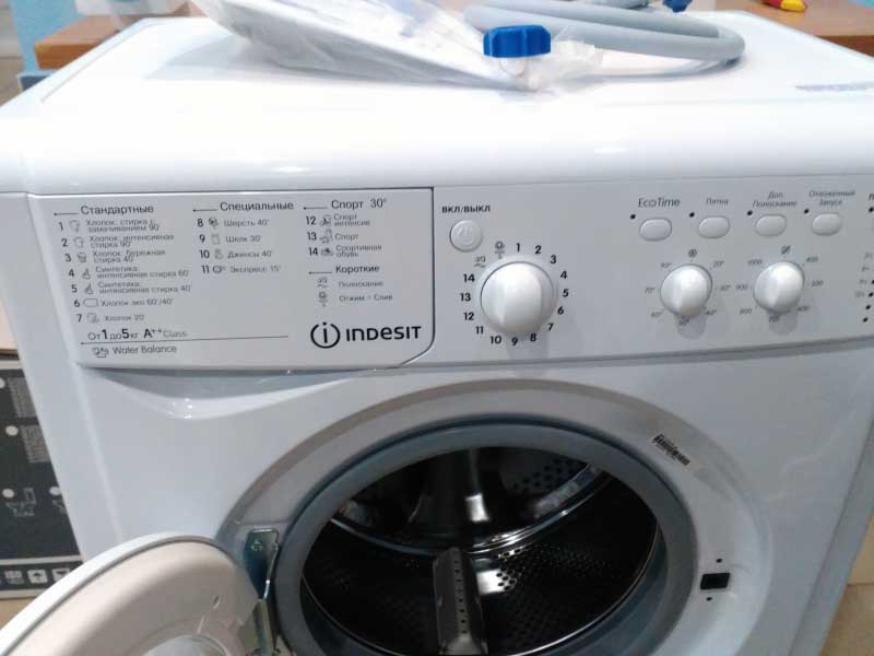 Pračka Indesit IWSC 51052A UA