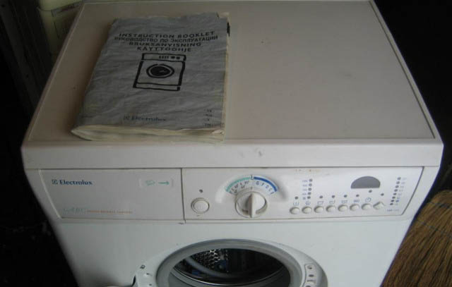 Pračka Electrolux ews 1046