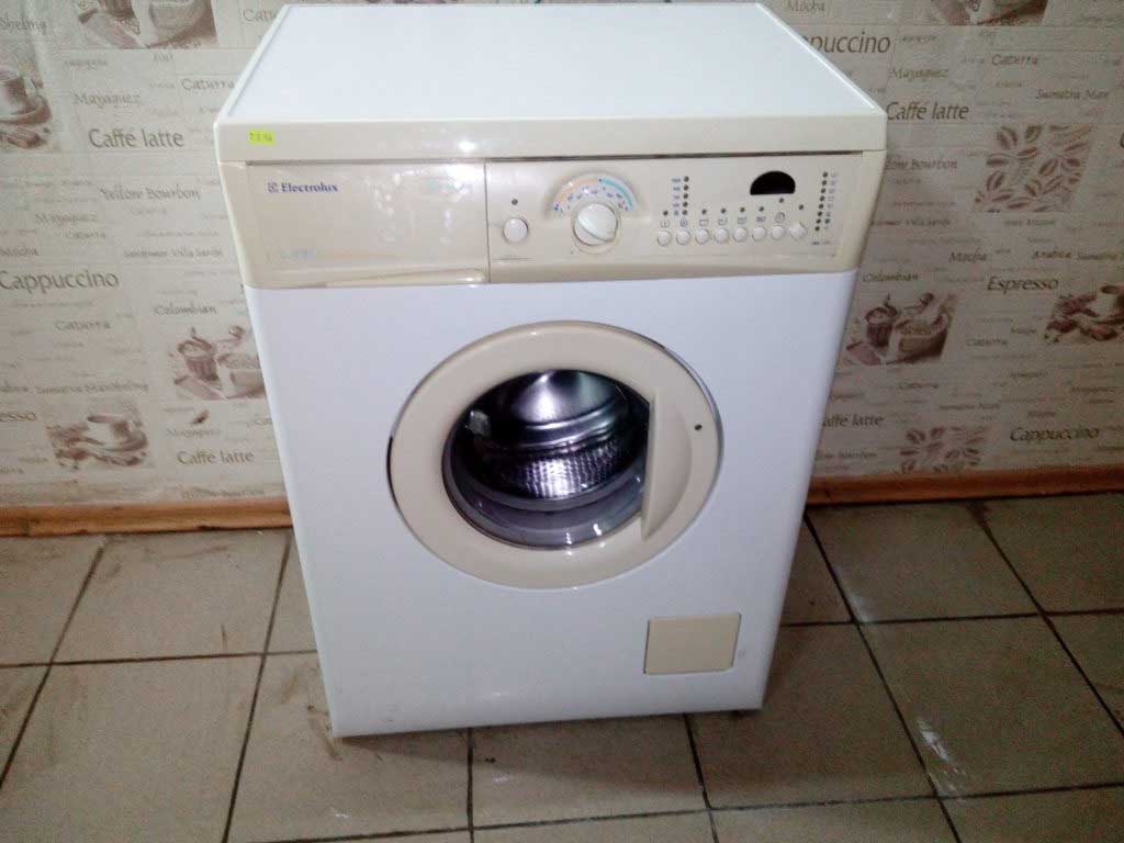 Pračka Electrolux ews 1046