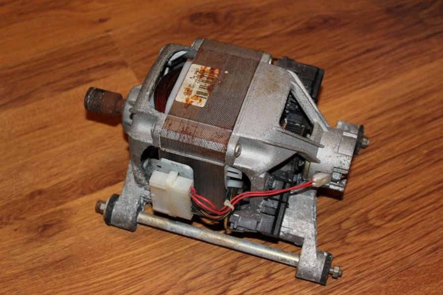 Elektromotor pračky Indesit