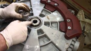 Jak vyměnit ložisko na pračce Electrolux
