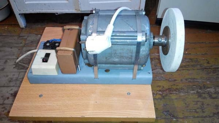 Emery z motoru