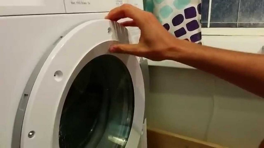 Zámek poklopu se nezavírá