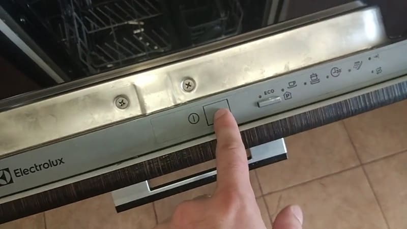 Chyba i10 v myčce Electrolux