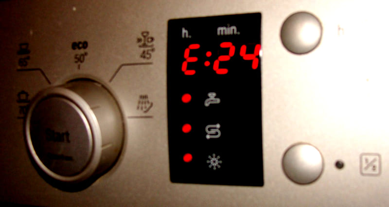 Chyba E24 v myčce nádobí Bosch