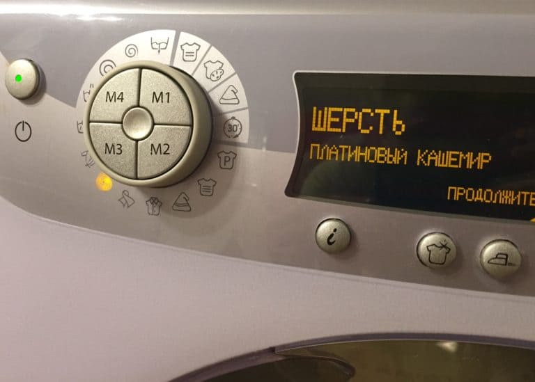Péče o akrylové a kašmírové předměty