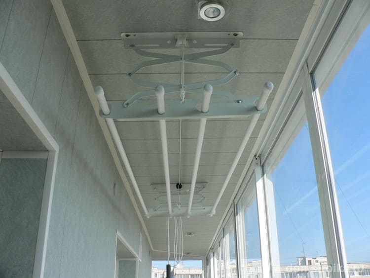 Jak vybrat sušák na prádlo na balkon
